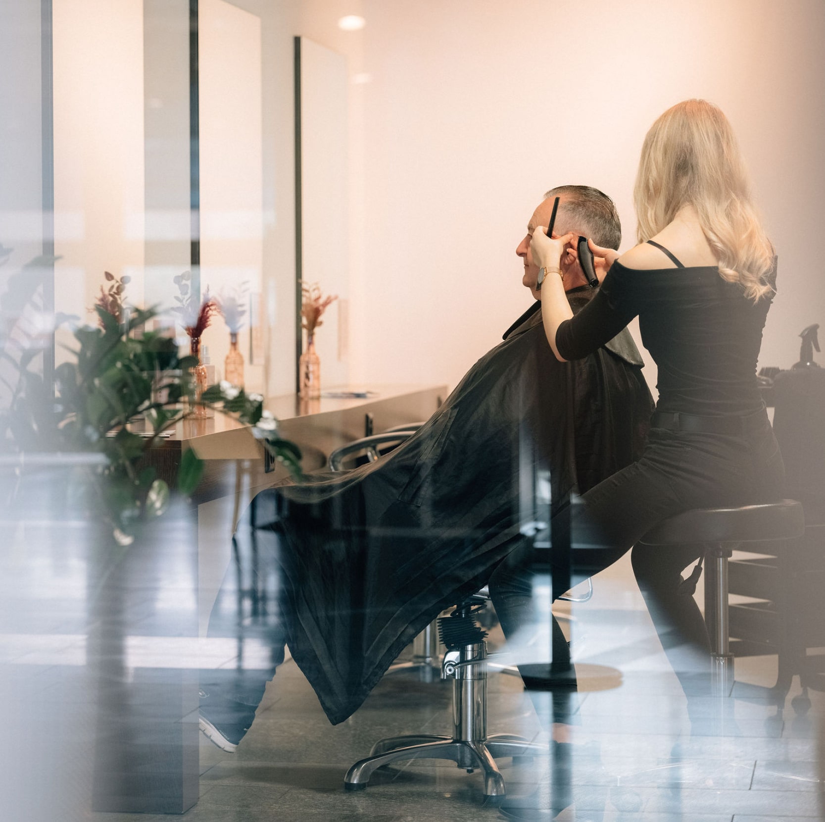 https://www.haar-werk.ch/wp-content/uploads/2020/11/1667-x-1660-px82.jpg
