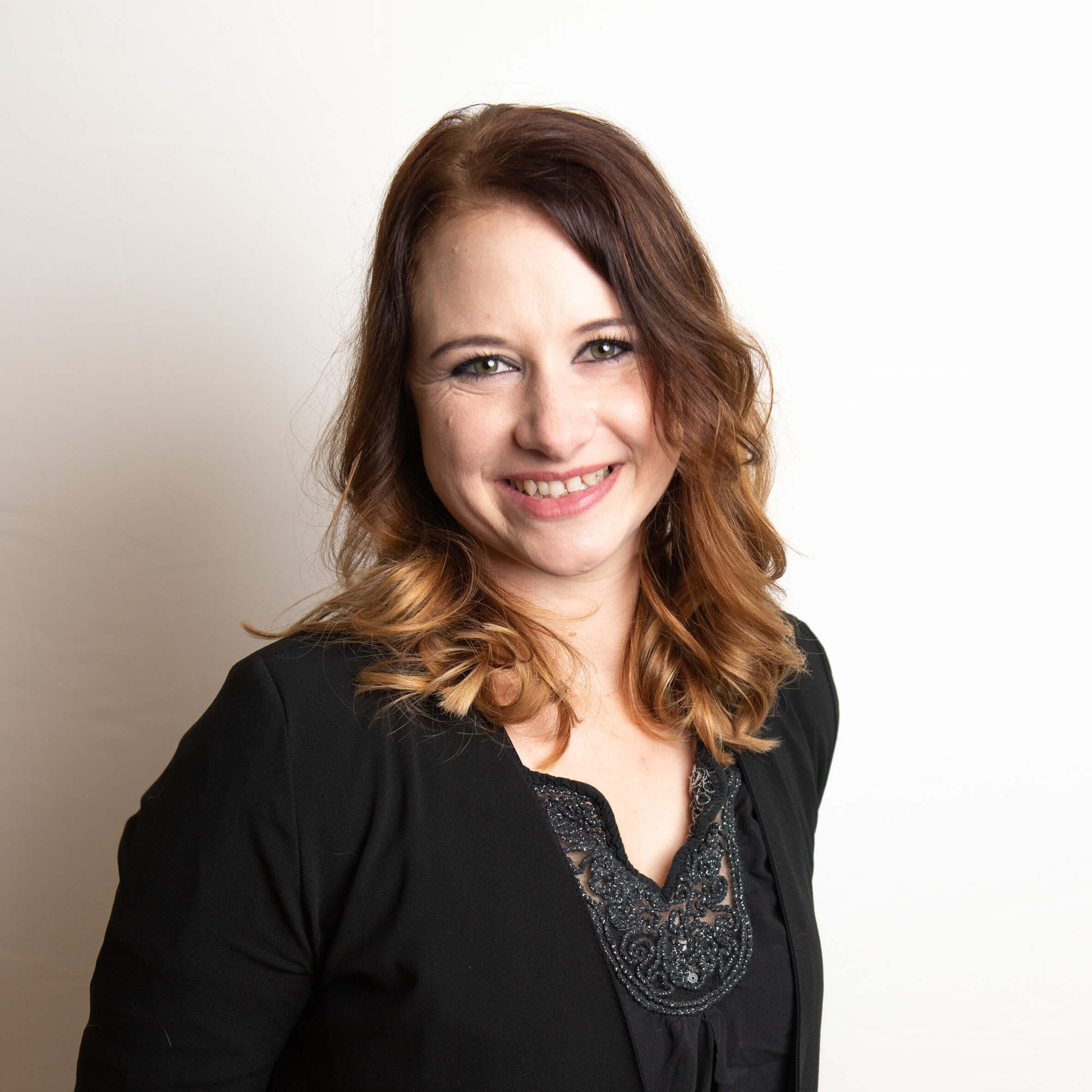 https://www.haar-werk.ch/wp-content/uploads/2020/12/Cornelia-Gfeller.jpg