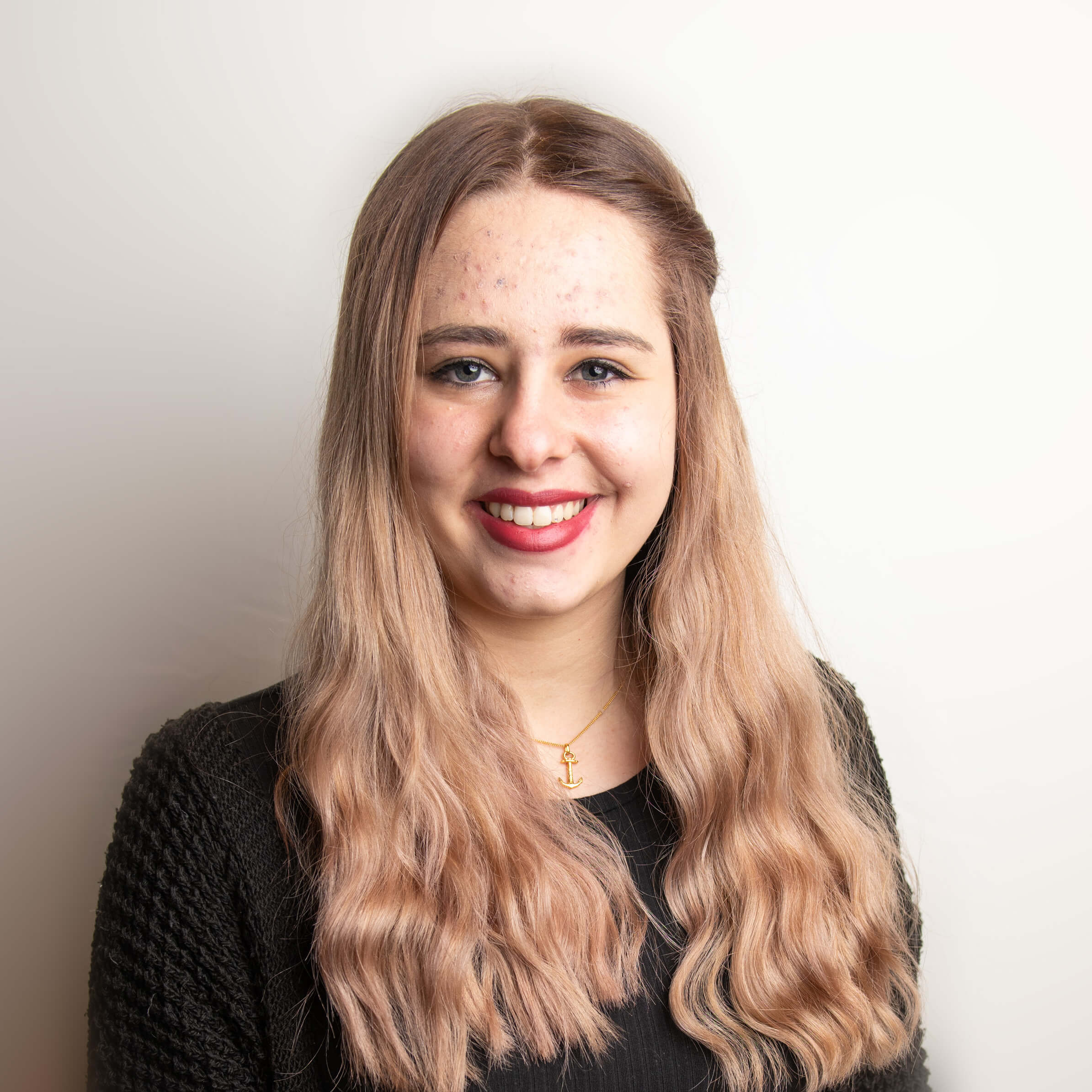 https://www.haar-werk.ch/wp-content/uploads/2021/01/Aiyana-Huggler.jpg