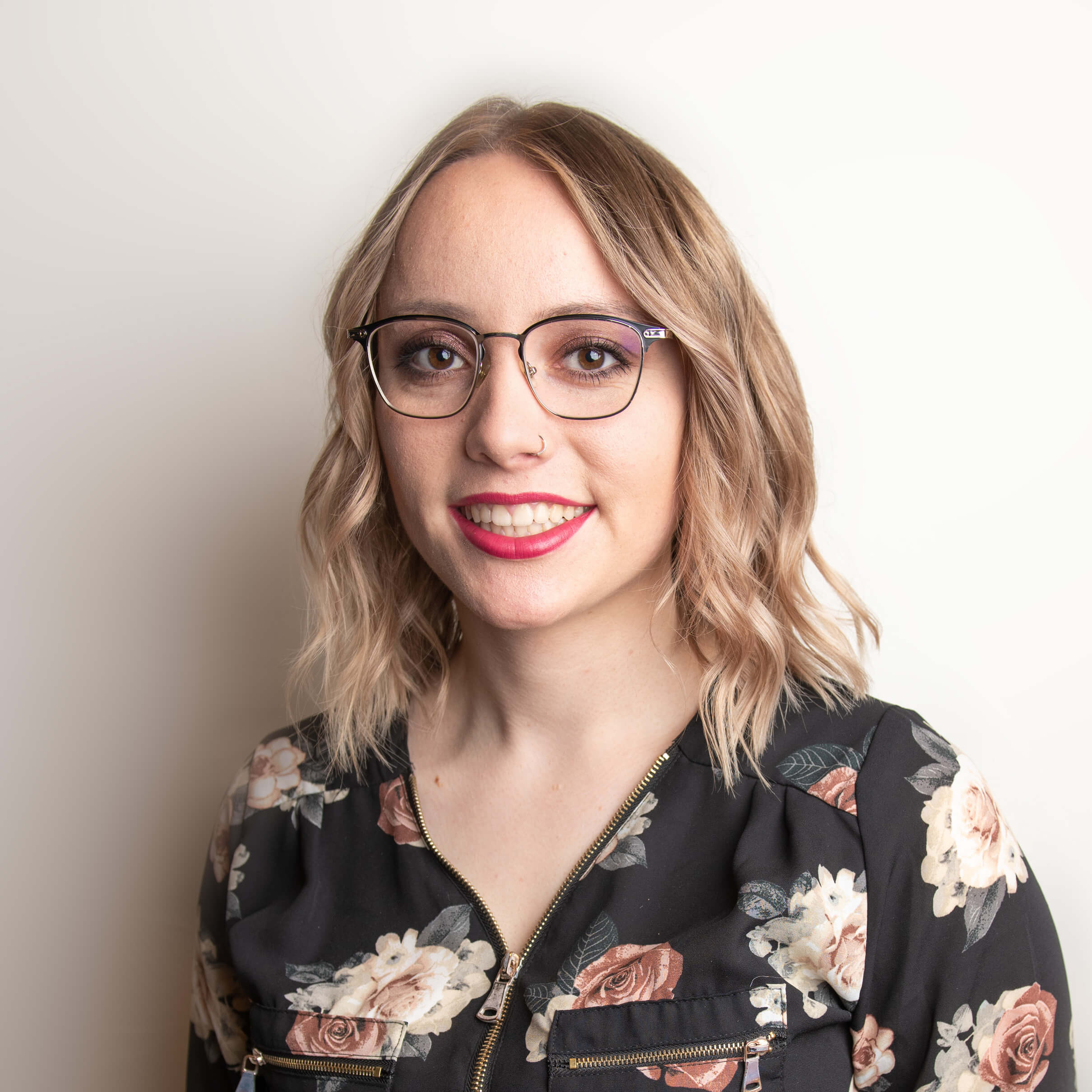 https://www.haar-werk.ch/wp-content/uploads/2021/01/Lea-Grossmann.jpg