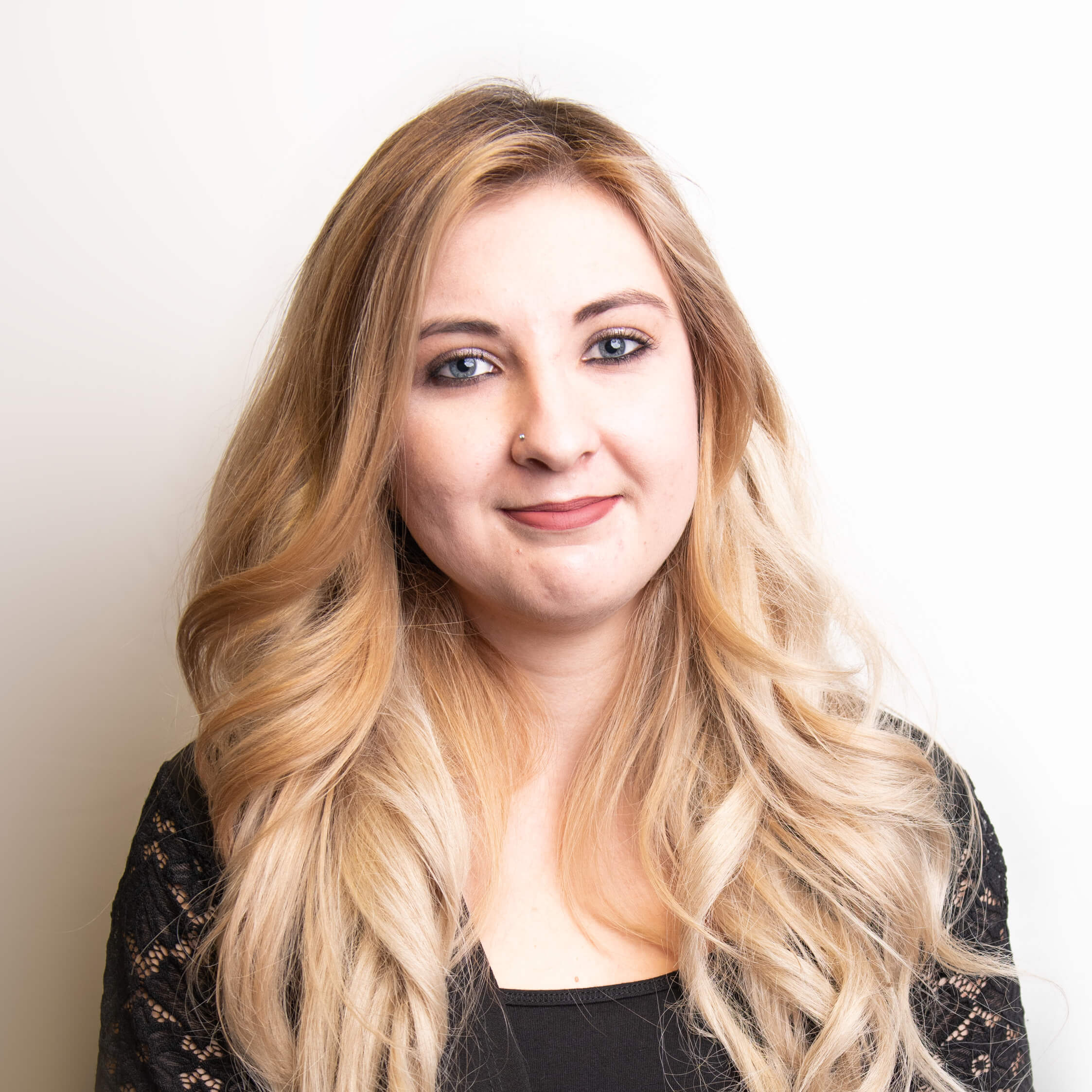 https://www.haar-werk.ch/wp-content/uploads/2021/01/Sabine-Kuenzi-zert.-Wimpern-Extensions-Stylistin.jpg