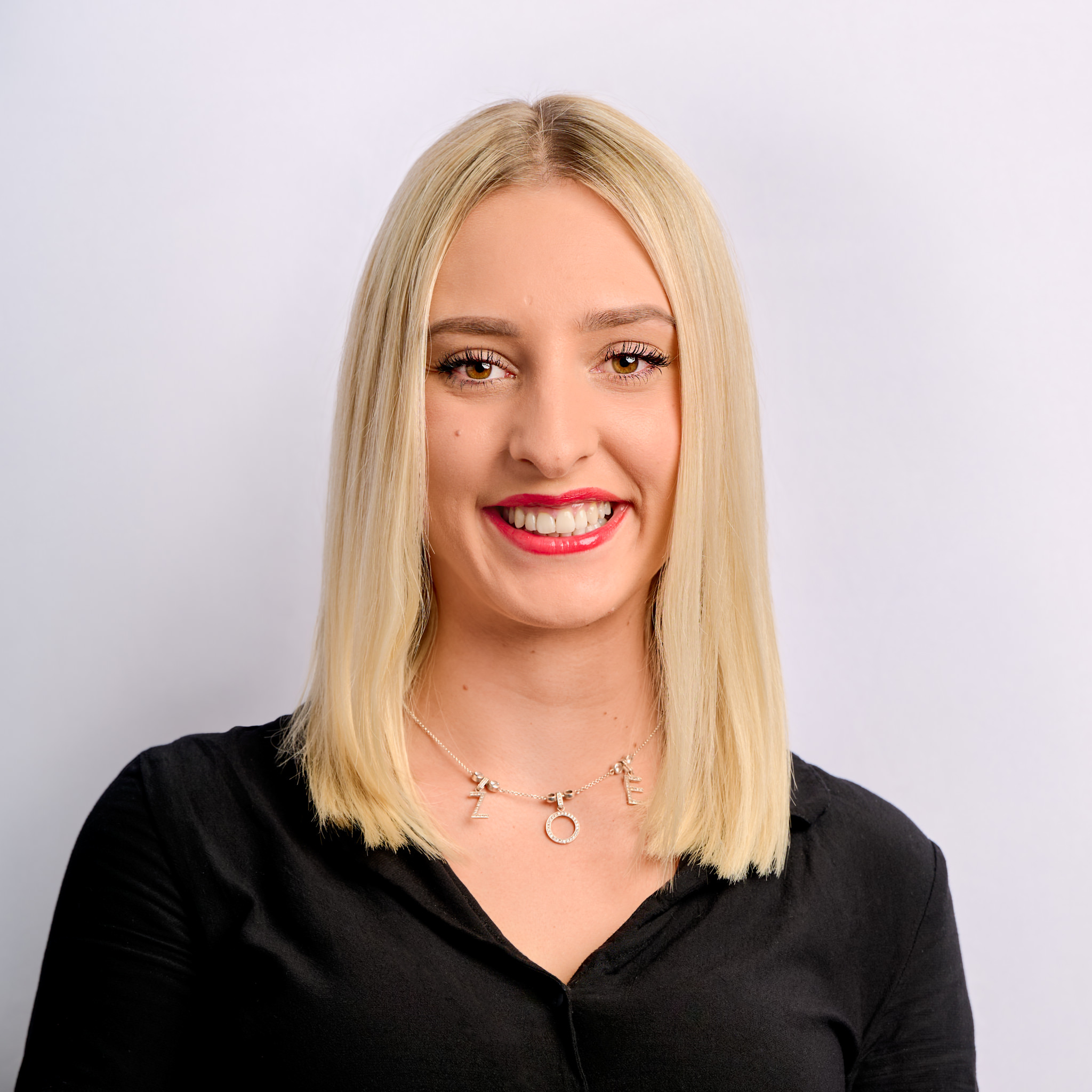 https://www.haar-werk.ch/wp-content/uploads/2022/09/Zoe-Eichenberger.jpg