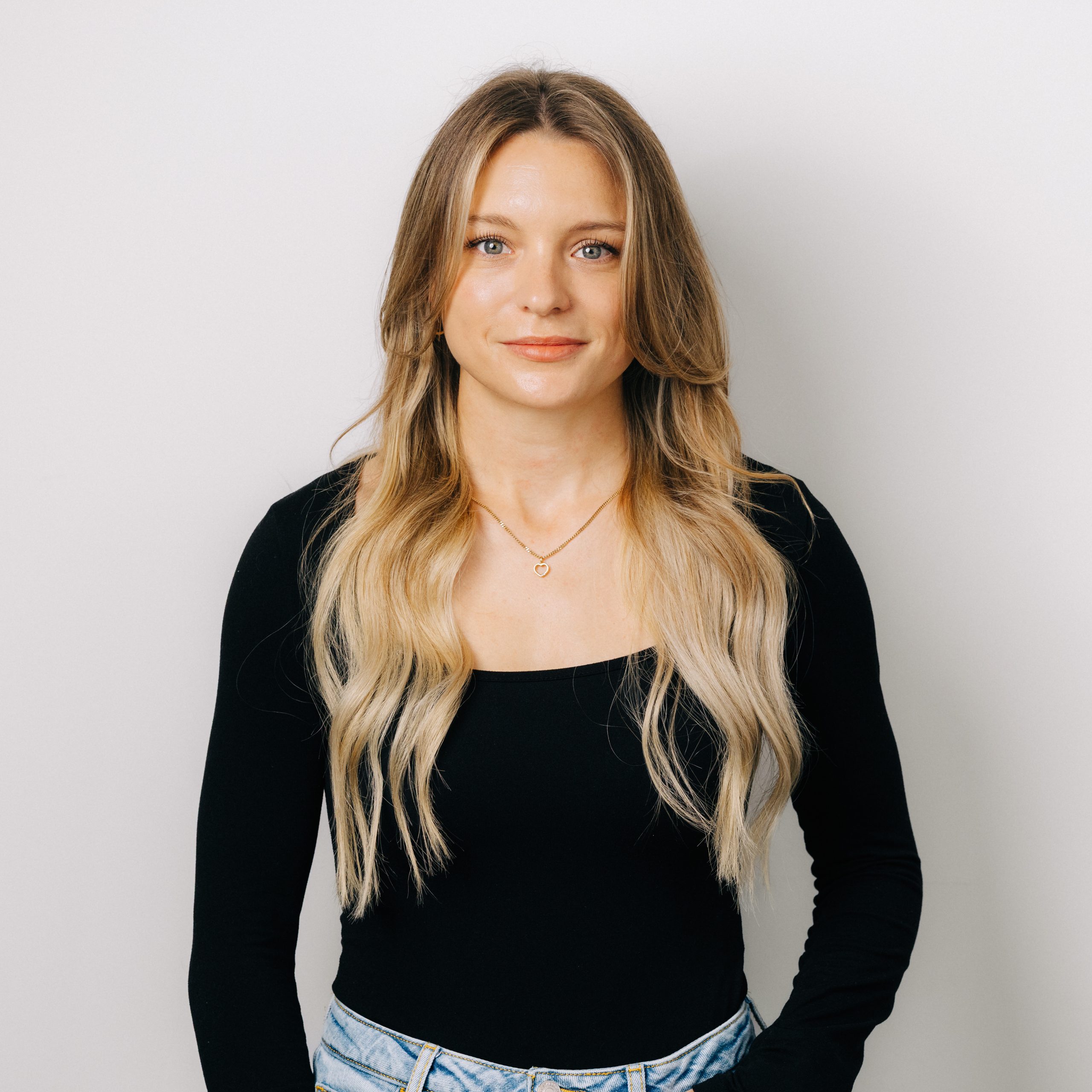 https://www.haar-werk.ch/wp-content/uploads/2025/06/Aebi-Rahel_Langendorf-scaled.jpg